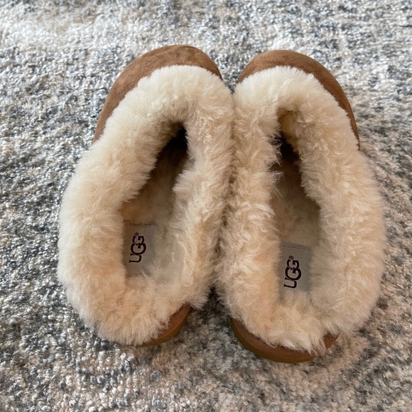 Ugg Chestnut Slippers SZ 6 - Picture 2 of 5